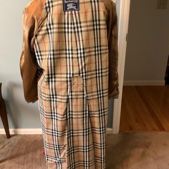 Vintage Burberry Khaki Men’s Trench Coat - Picture 11 of 16